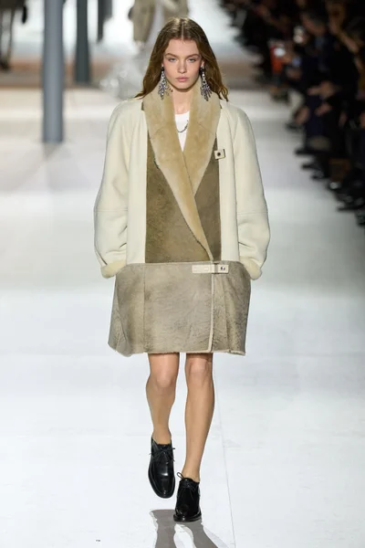 Look 37